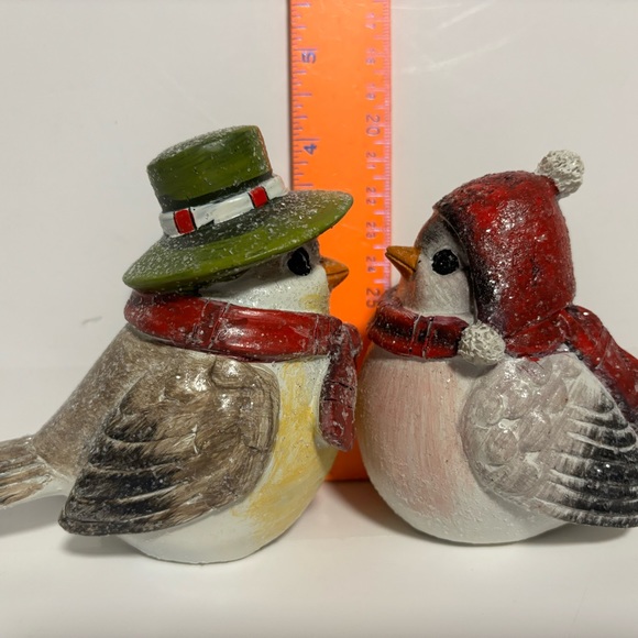 Kirklands Resin Birds of Winter Wearing Scarves Hats Set of 2  LIKE NEW Decor - Picture 14 of 16
